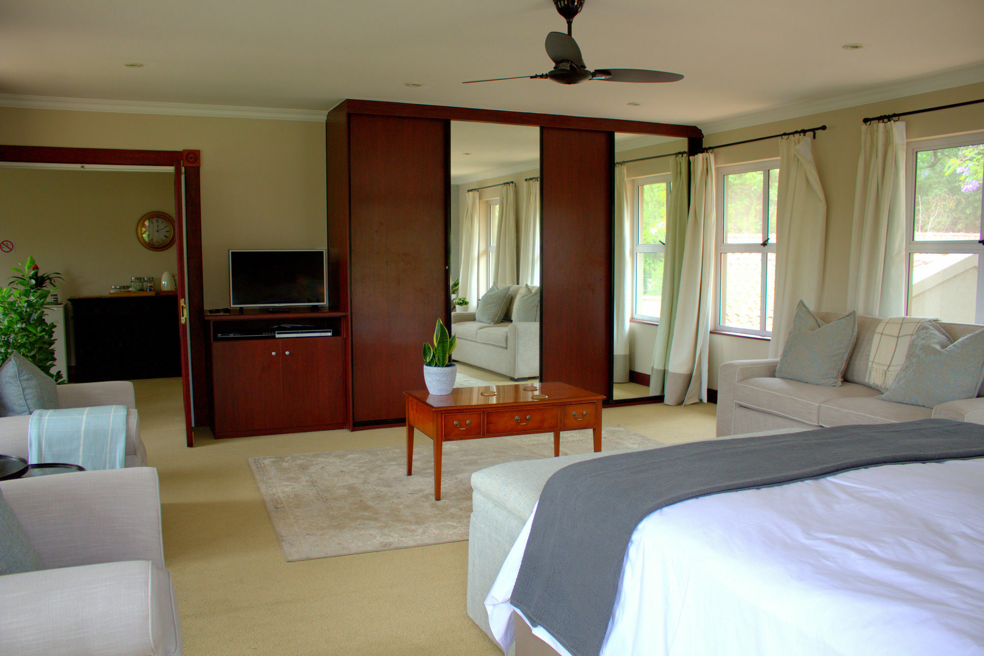 Wild Olive Executive Suite Γιοχάνεσμπουργκ Εξωτερικό φωτογραφία